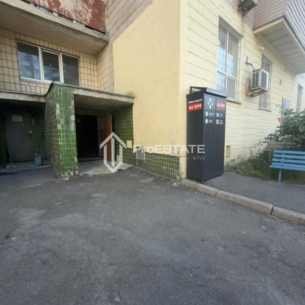 Фото Продаю 2-комнатную квартиру, 65 кв. м, Братиславская ул. 7 Киев, цена: 78000 USD, код 9129
