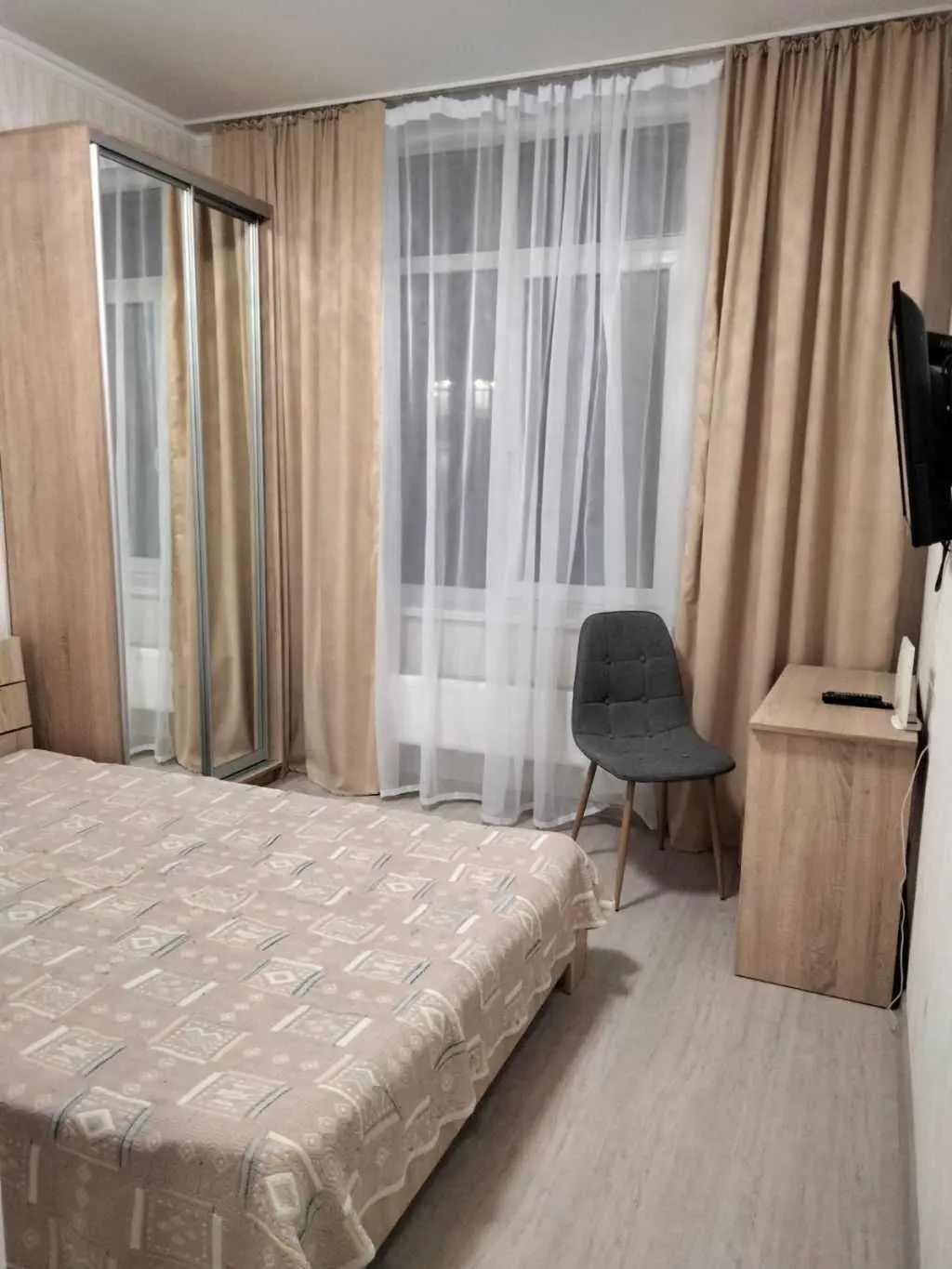 Фото Зняти 1 кімнатну квартиру, Садова вул. 51В Петропавлівська Борщагівка в довгострокову оренду, ціна: 13000 UAH, код 9131