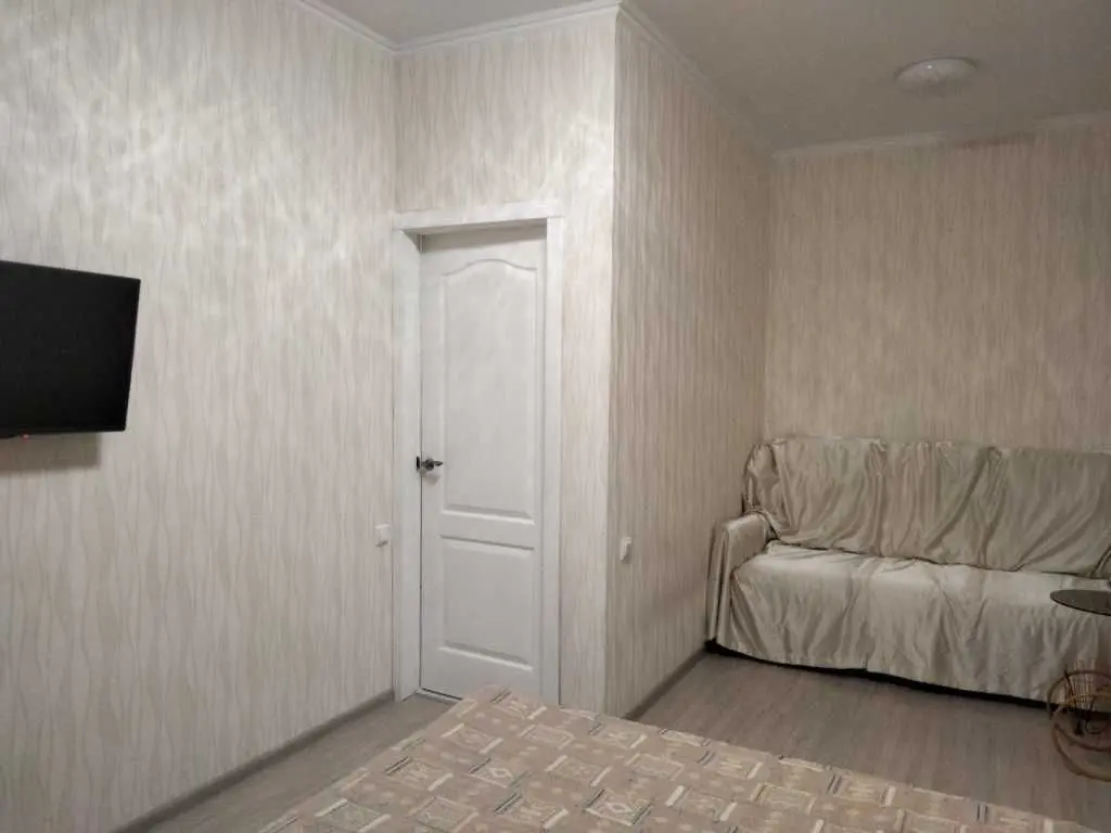 Фото Зняти 1 кімнатну квартиру, Садова вул. 51В Петропавлівська Борщагівка в довгострокову оренду, ціна: 13000 UAH, код 9131