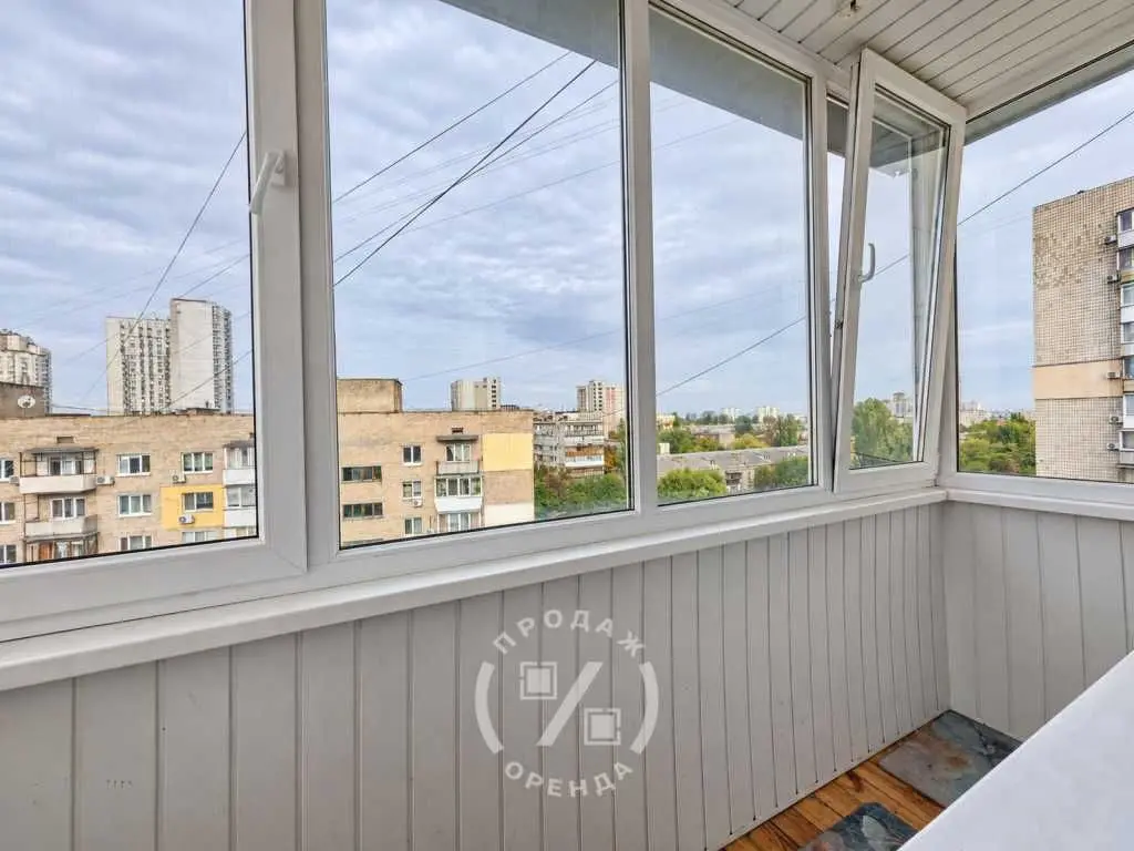 Фото Продаю 2 кімнатну квартиру, 45.4 кв. м, Олександра Пироговського вул. 8 Київ, ціна: 56000 USD, код 9132