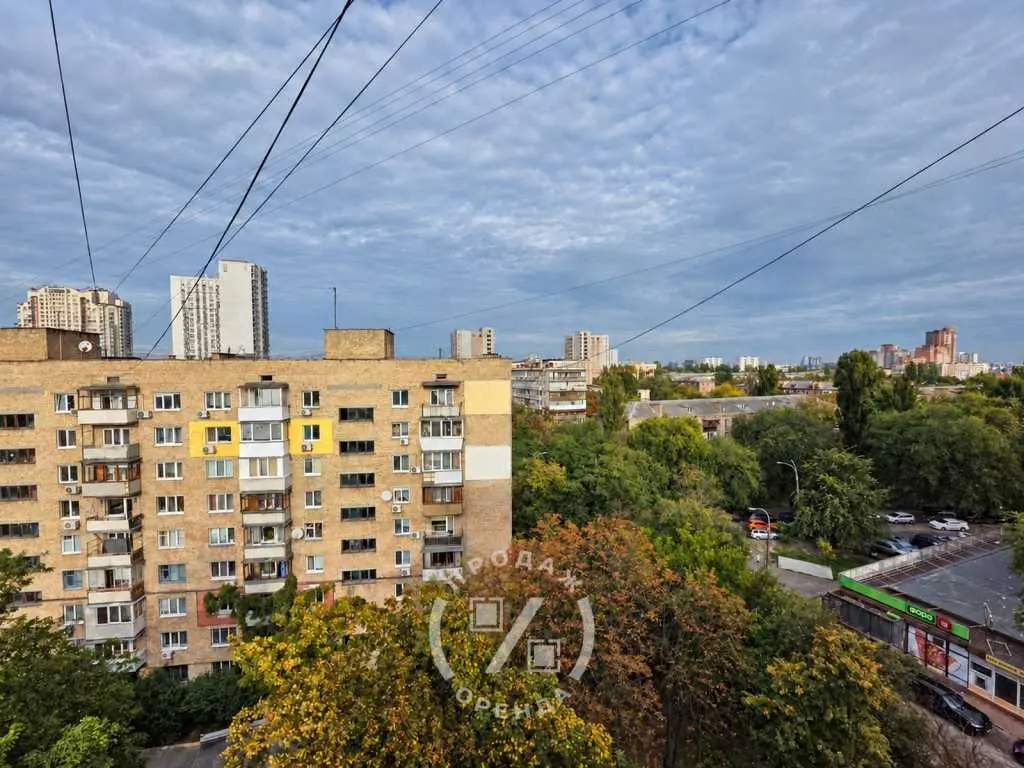 Фото Продаю 2 кімнатну квартиру, 45.4 кв. м, Олександра Пироговського вул. 8 Київ, ціна: 56000 USD, код 9132