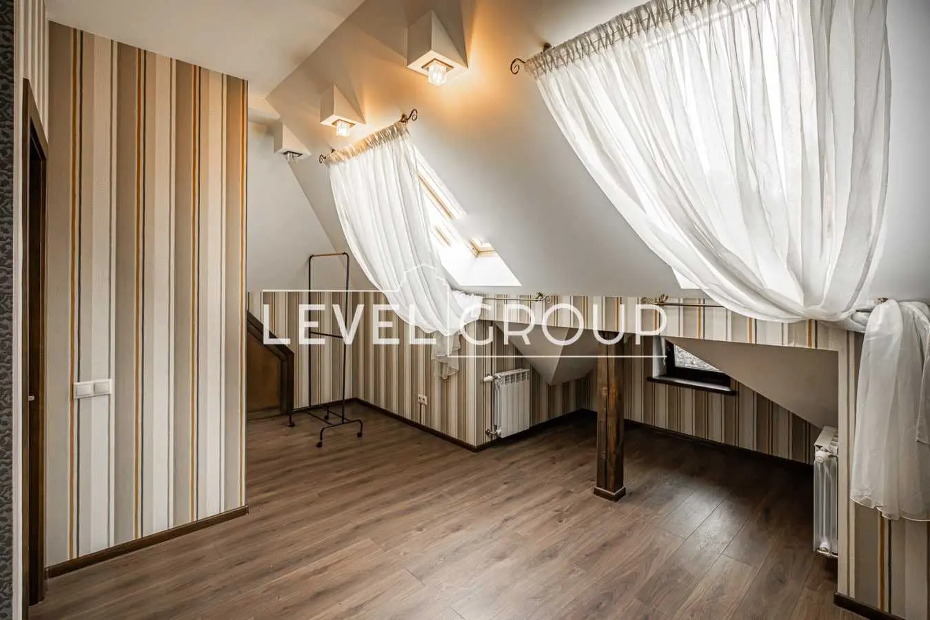 Фото Продаю будинок, 262 кв. м, Юліанська вул.  Рославичі, ціна: 320000 USD, код 9135