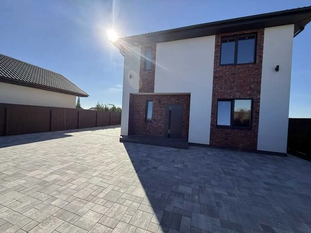 Фото Продаю будинок, 177 кв. м, Погреби, ціна: 125000 USD, код 9137