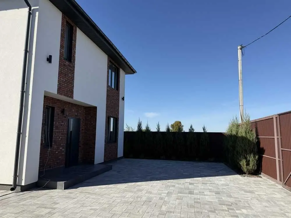 Фото Продаю будинок, 177 кв. м, Погреби, ціна: 125000 USD, код 9137