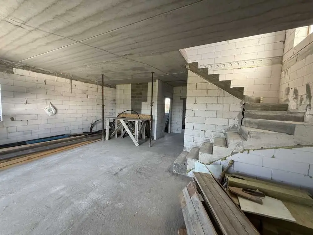 Фото Продаю будинок, 177 кв. м, Погреби, ціна: 125000 USD, код 9137