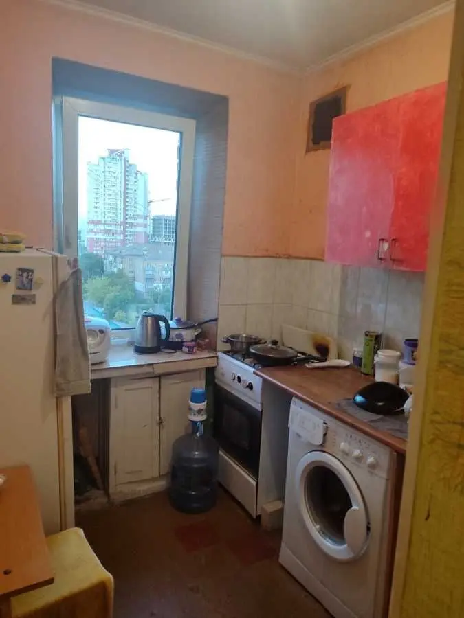 Фото Продаю 1 кімнатну квартиру, 21.5 кв. м, Ялтинська вул.  Київ, ціна: 23497 USD, код 9141