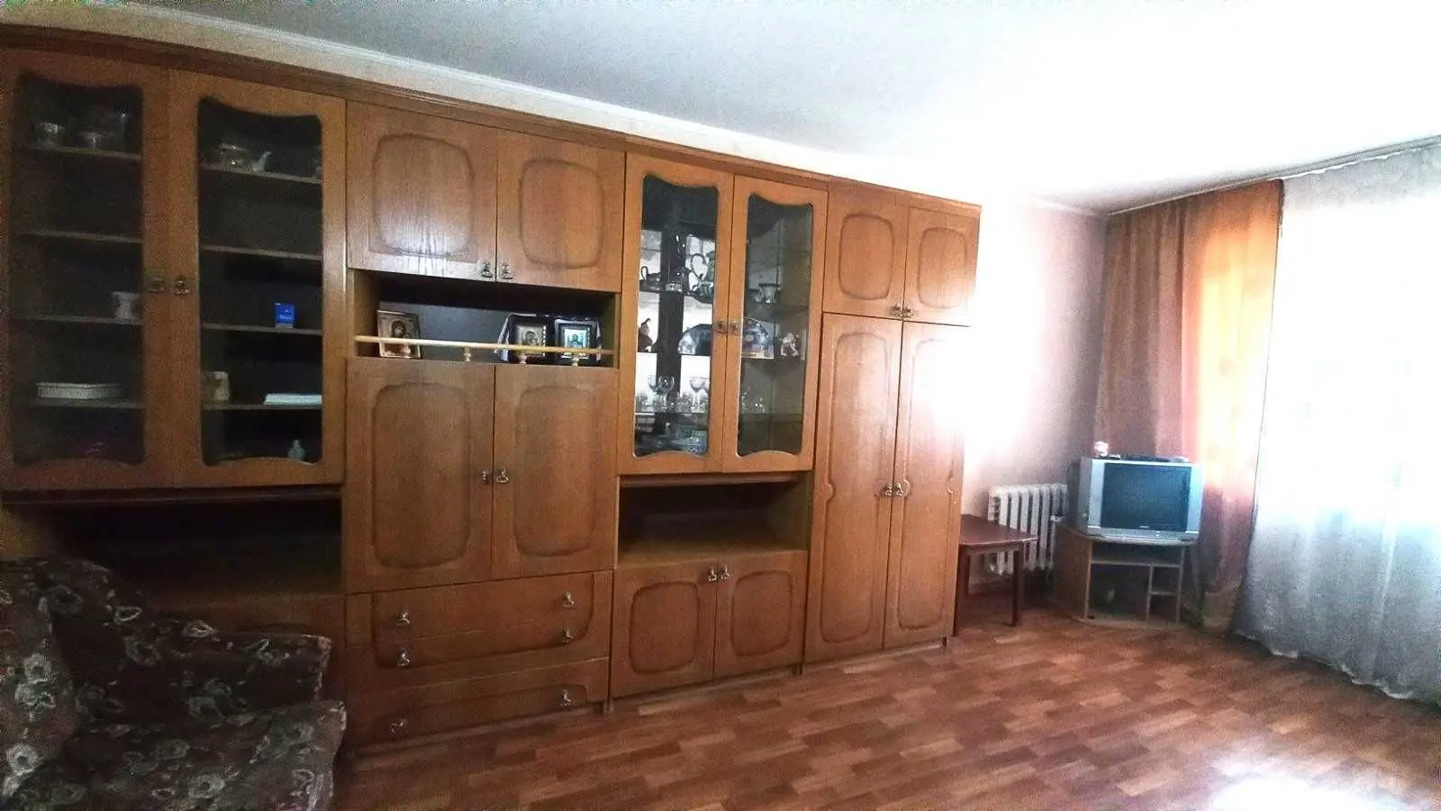 Фото Зняти 1 кімнатну квартиру, Маршала Конєва вул.  Київ в довгострокову оренду, ціна: 9999 UAH, код 9142
