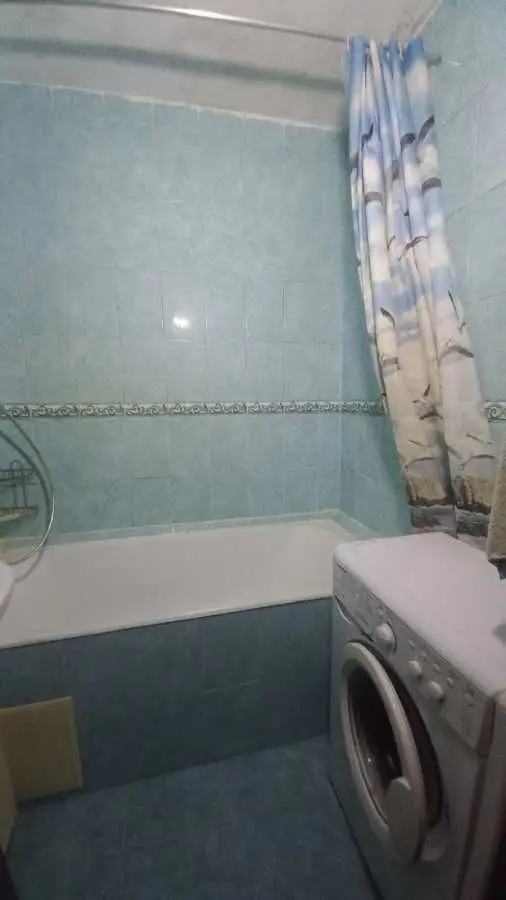 Фото Зняти 1 кімнатну квартиру, Маршала Конєва вул.  Київ в довгострокову оренду, ціна: 9999 UAH, код 9142
