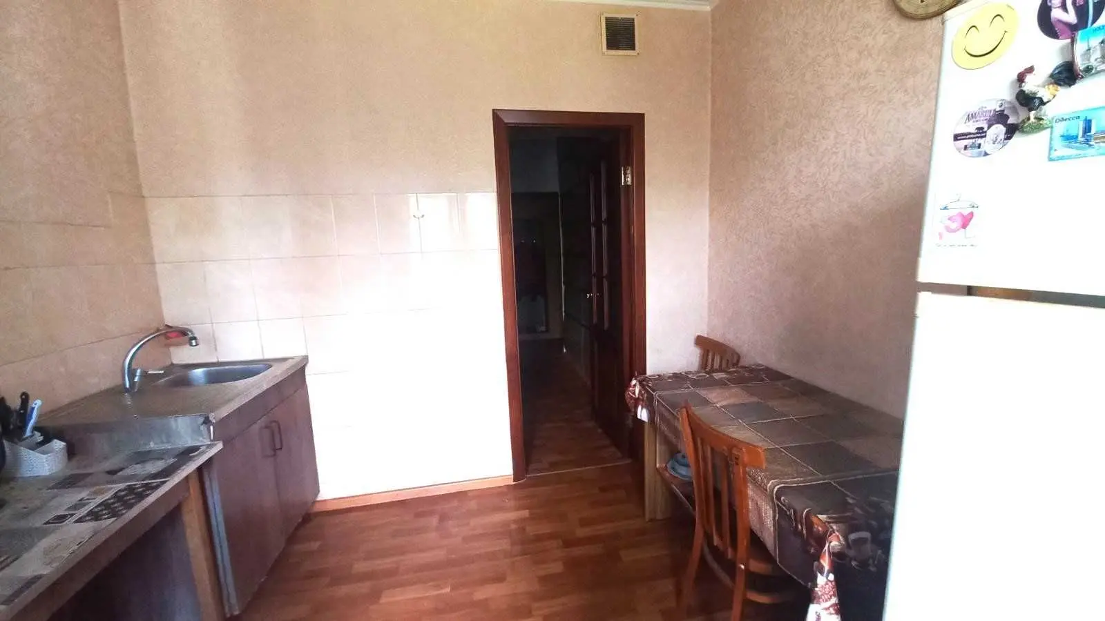 Фото Зняти 1 кімнатну квартиру, Маршала Конєва вул.  Київ в довгострокову оренду, ціна: 9999 UAH, код 9142