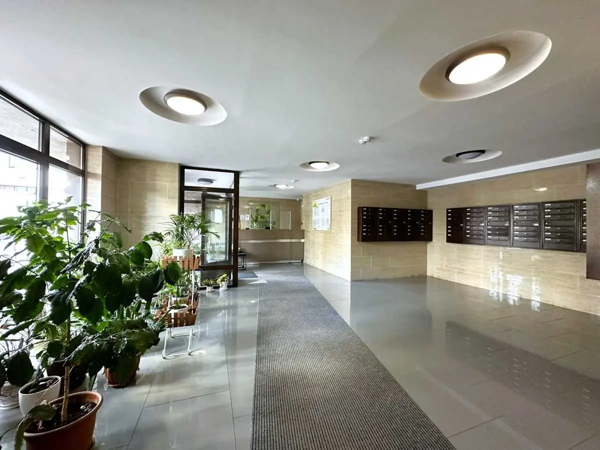 Фото Selling a 1-room apartment, 50.3 sq.m., Aviakonstruktora Ihoria Sikorskoho Street 4г Kyiv, price: 95000 USD, code 9154