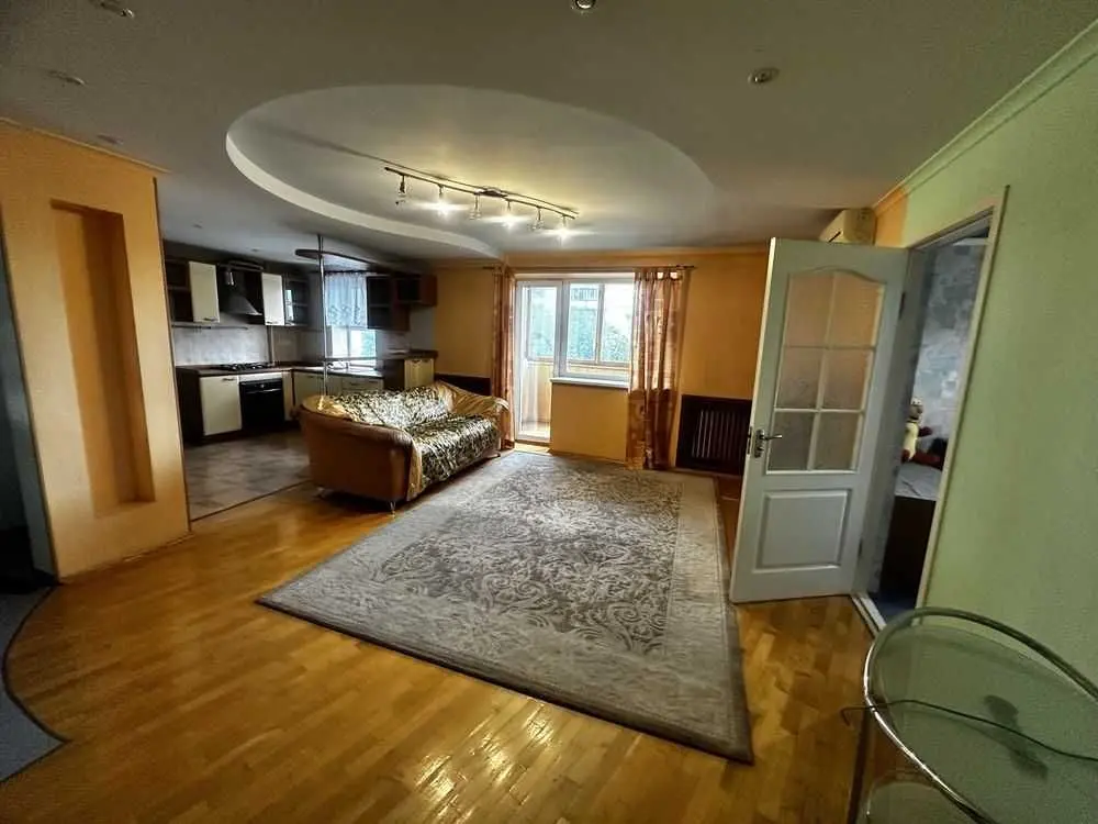 Фото Продаю 3 кімнатну квартиру, 80 кв. м, Нова вул.  Бориспіль, ціна: 70000 USD, код 9155