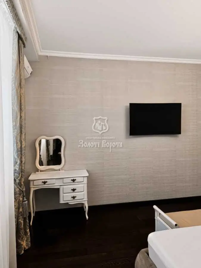 Фото Продаю 2 кімнатну квартиру, 90.3 кв. м, Звіринецька вул.  Київ, ціна: 149900 USD, код 9165