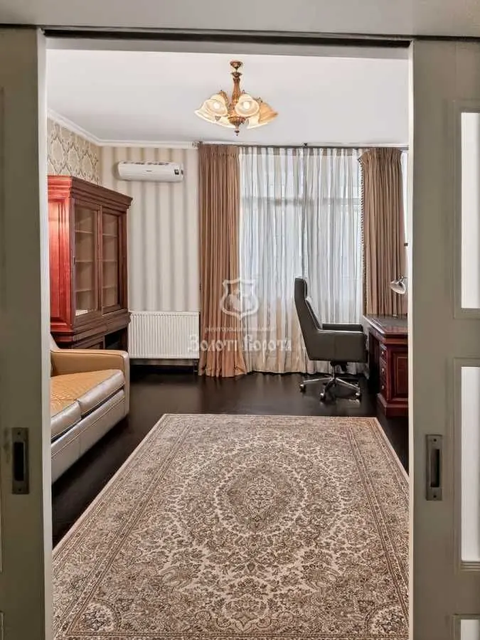 Фото Продаю 2 кімнатну квартиру, 90.3 кв. м, Звіринецька вул.  Київ, ціна: 149900 USD, код 9165