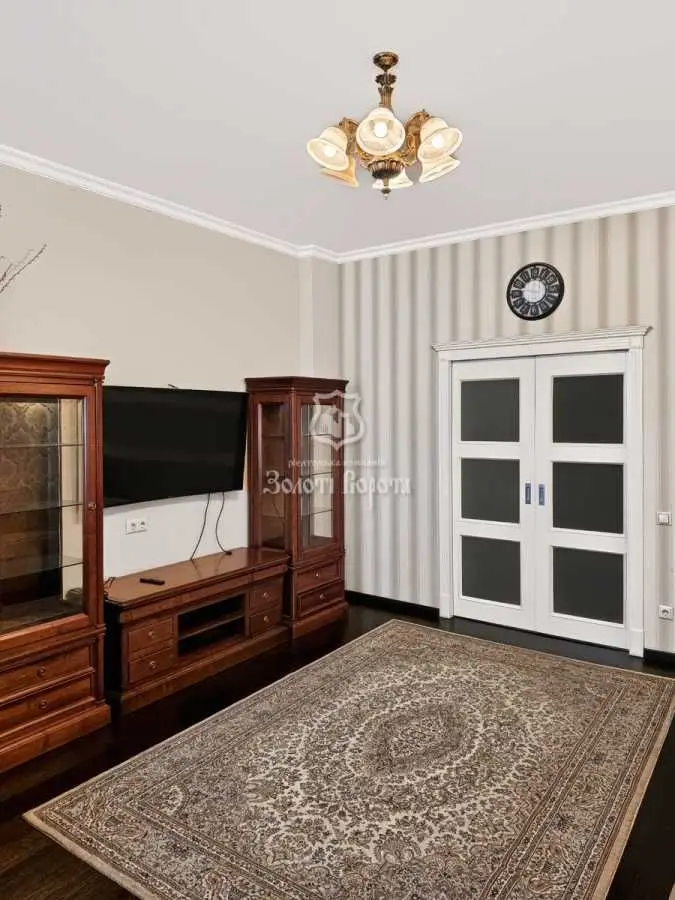 Фото Продаю 2 кімнатну квартиру, 90.3 кв. м, Звіринецька вул.  Київ, ціна: 149900 USD, код 9165