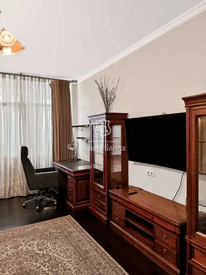 Фото Продаю 2 кімнатну квартиру, 90.3 кв. м, Звіринецька вул.  Київ, ціна: 149900 USD, код 9165