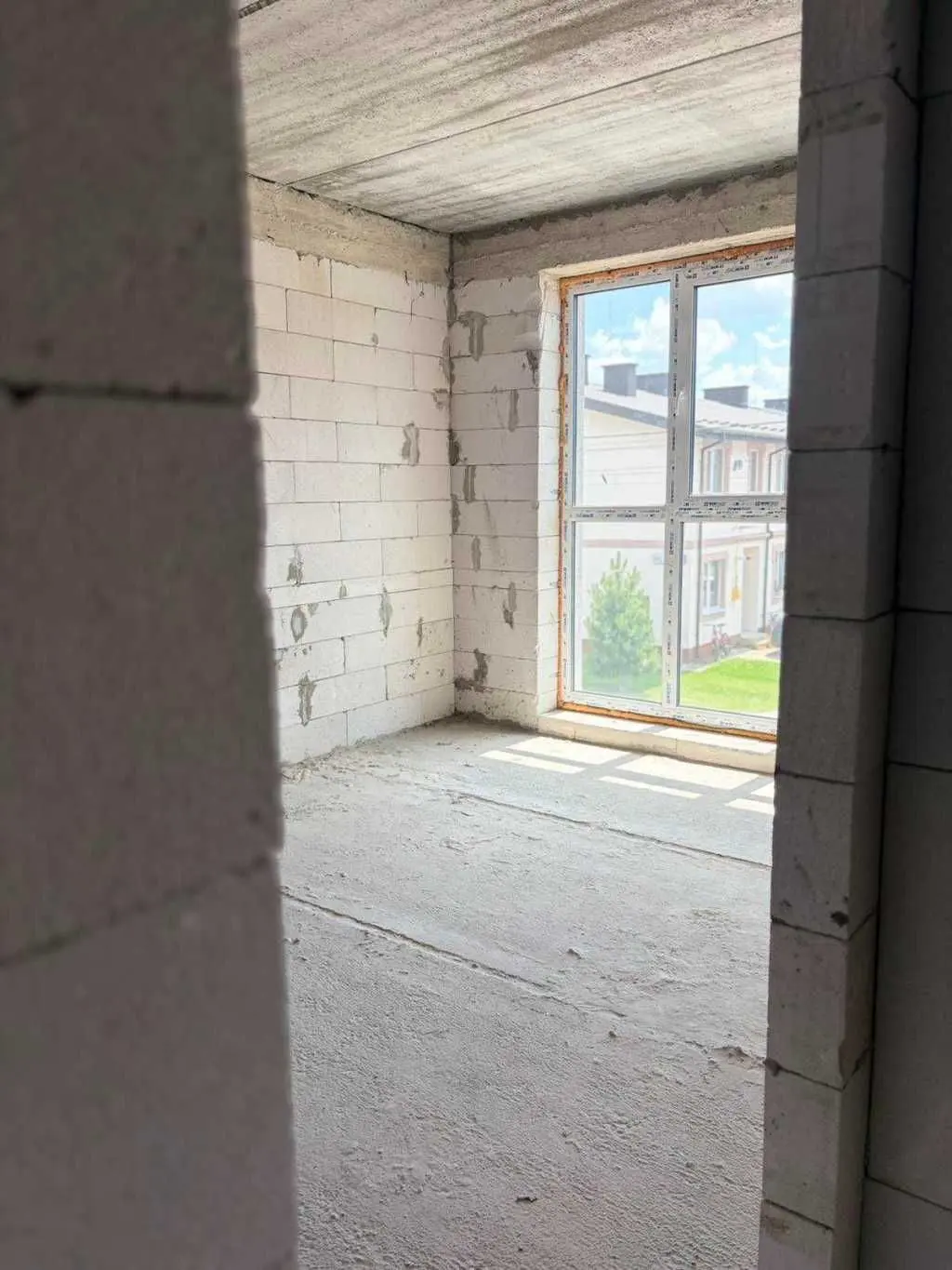 Фото Selling a 2-room apartment, 74 sq.m., Yasna street  Boryspil, price: 52000 USD, code 9181
