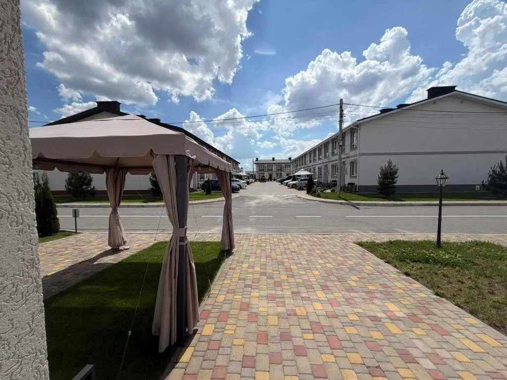 Фото Selling a 2-room apartment, 74 sq.m., Yasna street  Boryspil, price: 52000 USD, code 9181
