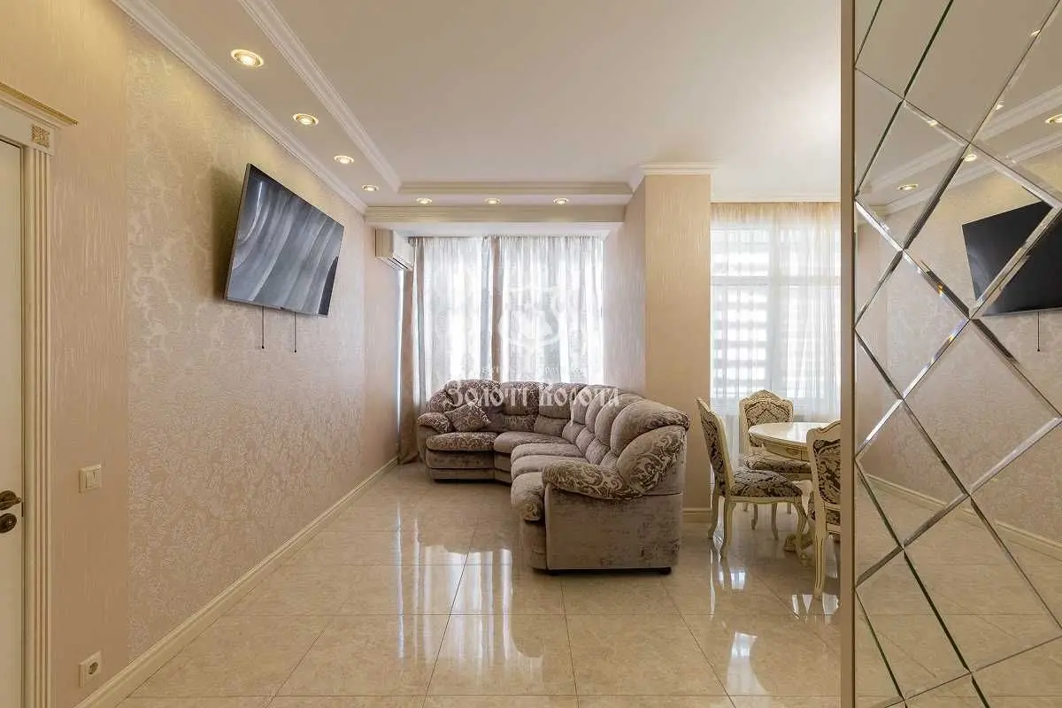 Фото Selling a 1-room apartment, 68.2 sq.m., Yevhena Konovaltsia Street (Schorsa Street) 44а Kyiv, price: 170000 USD, code 9185