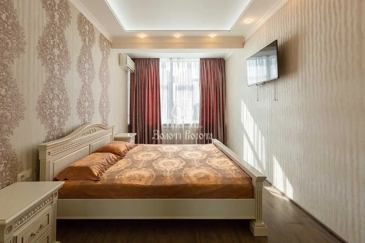 Фото Selling a 1-room apartment, 68.2 sq.m., Yevhena Konovaltsia Street (Schorsa Street) 44а Kyiv, price: 170000 USD, code 9185