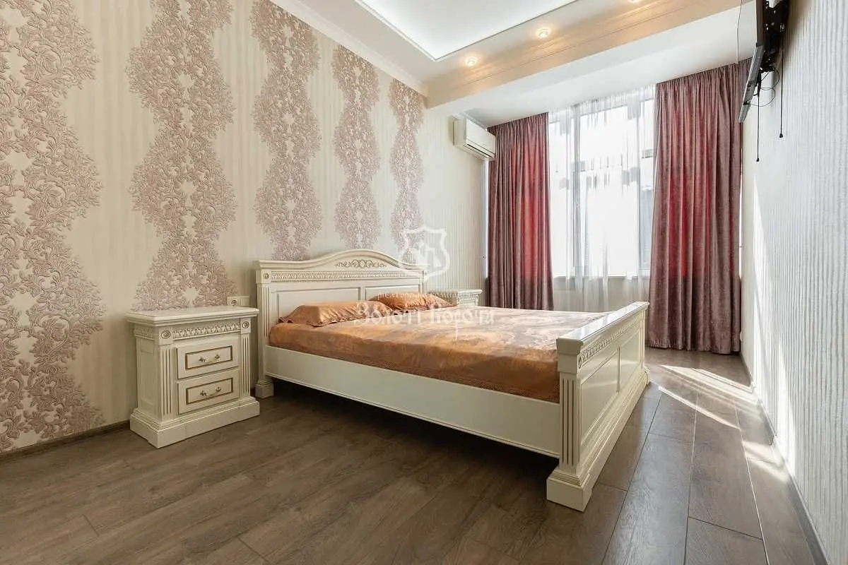 Фото Selling a 1-room apartment, 68.2 sq.m., Yevhena Konovaltsia Street (Schorsa Street) 44а Kyiv, price: 170000 USD, code 9185