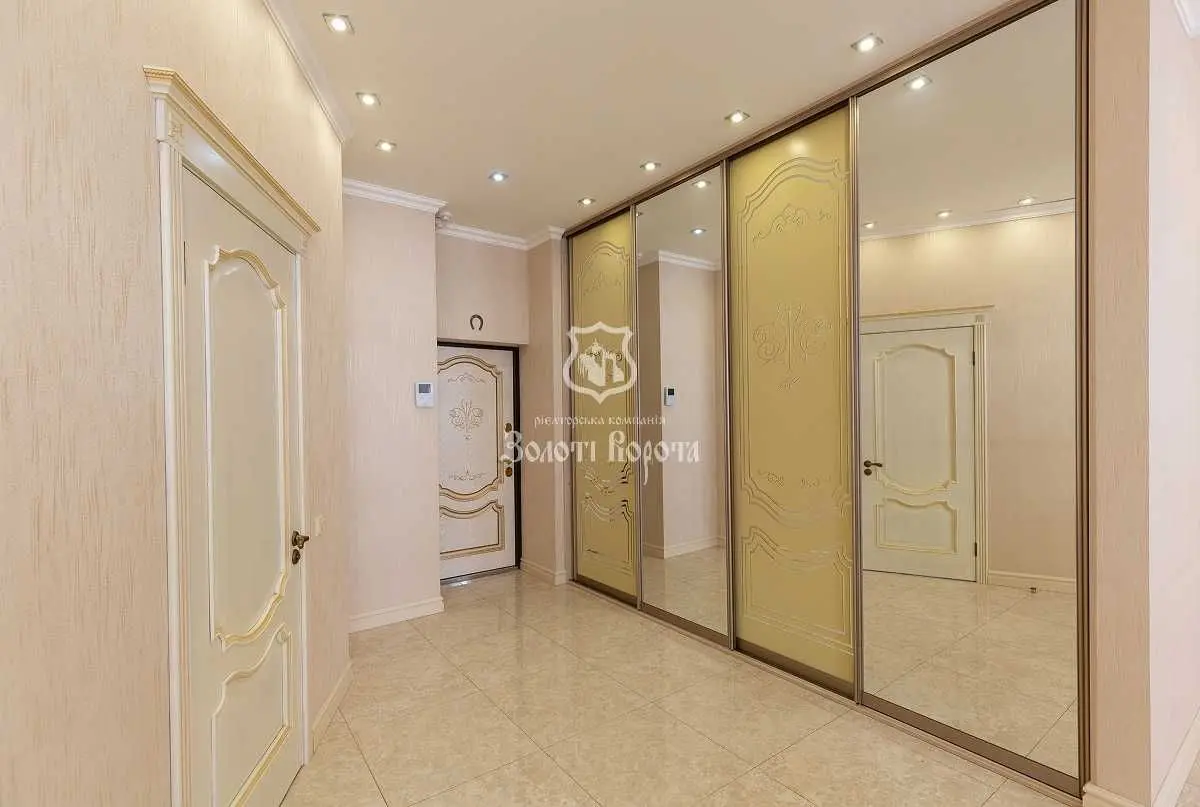 Фото Selling a 1-room apartment, 68.2 sq.m., Yevhena Konovaltsia Street (Schorsa Street) 44а Kyiv, price: 170000 USD, code 9185