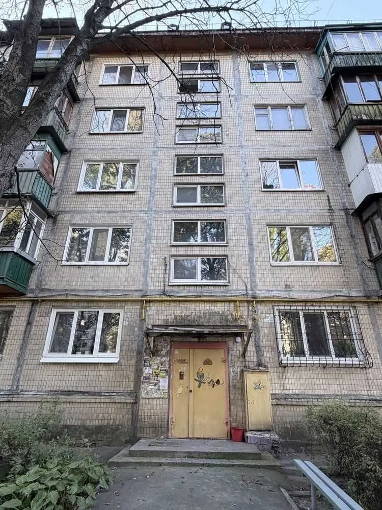 Фото Selling a 2-room apartment, 47 sq.m., Marshala Konieva Street  Kyiv, price: 50000 USD, code 9190