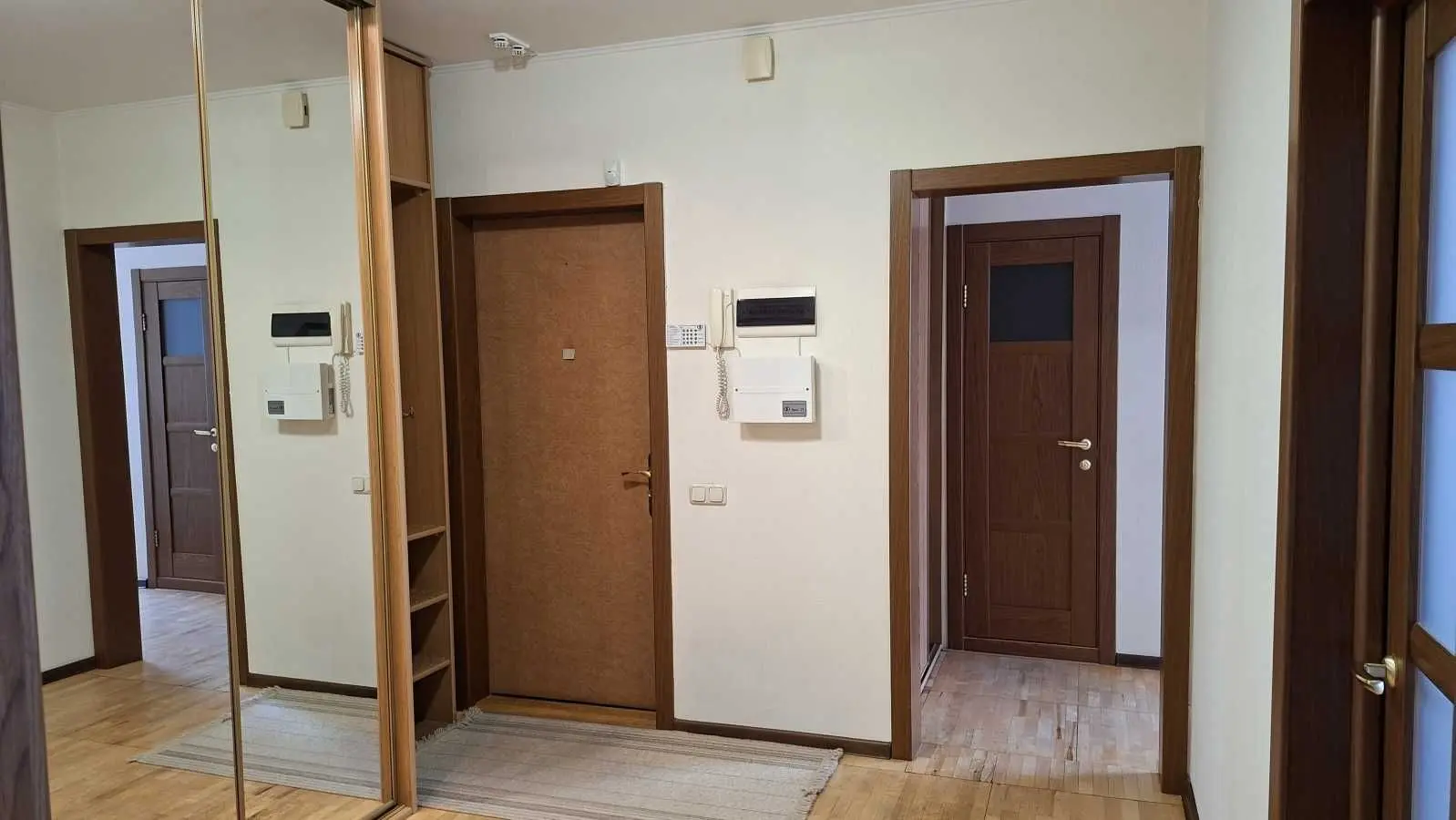 Фото Продаю 3 кімнатну квартиру, 71.3 кв. м, Володимира Дурдуківського вул. (Бонч-Бруєвича)  Київ, ціна: 85000 USD, код 9197