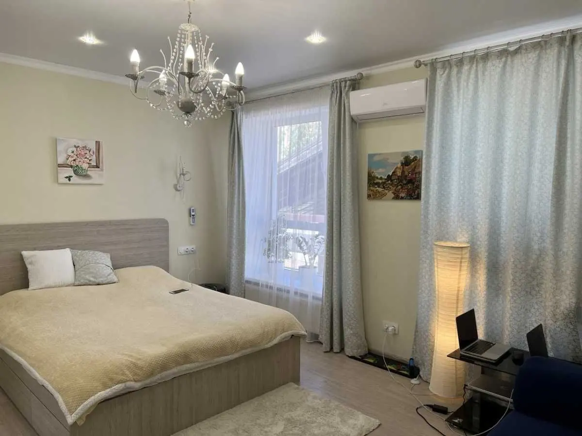 Фото Selling a 2-room apartment, 83 sq.m., Vyshneva Street  Bucha, price: 150000 USD, code 9207