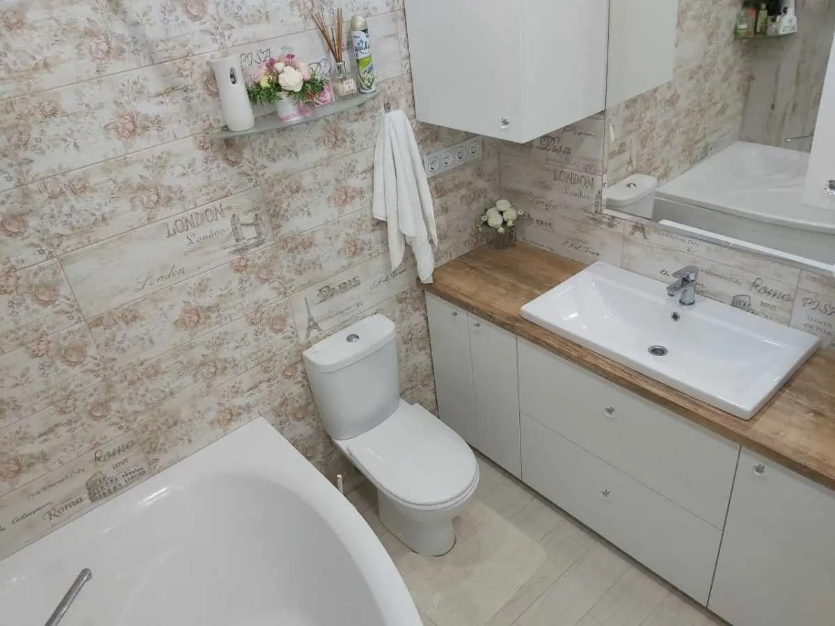 Фото Selling a 2-room apartment, 83 sq.m., Vyshneva Street  Bucha, price: 150000 USD, code 9207