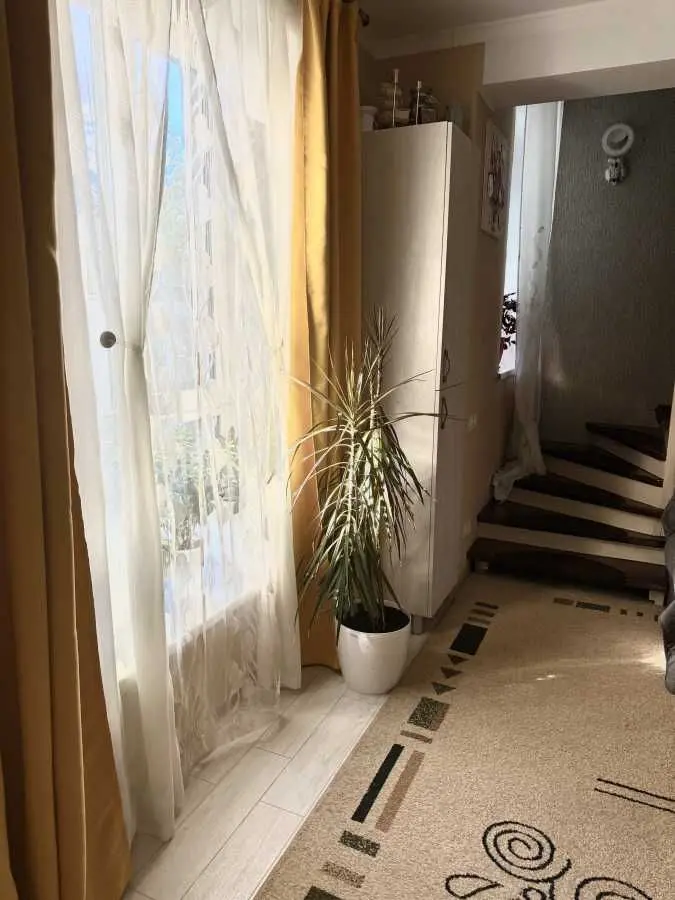 Фото Selling a 2-room apartment, 83 sq.m., Vyshneva Street  Bucha, price: 150000 USD, code 9207