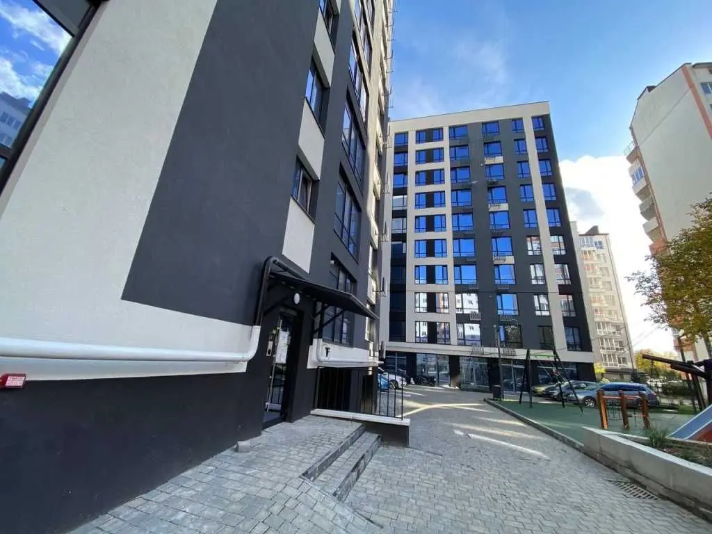 Фото Selling a 1-room apartment, 47 sq.m., 78д Ivano-Frankivsk, price: 84000 USD, code 9223
