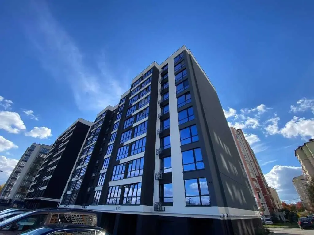 Фото Selling a 1-room apartment, 47 sq.m., 78д Ivano-Frankivsk, price: 84000 USD, code 9223