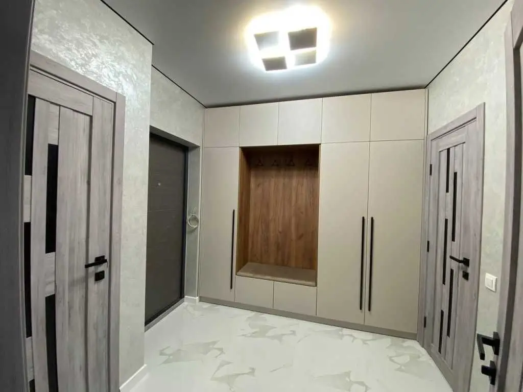 Фото Selling a 1-room apartment, 47 sq.m., 78д Ivano-Frankivsk, price: 84000 USD, code 9223