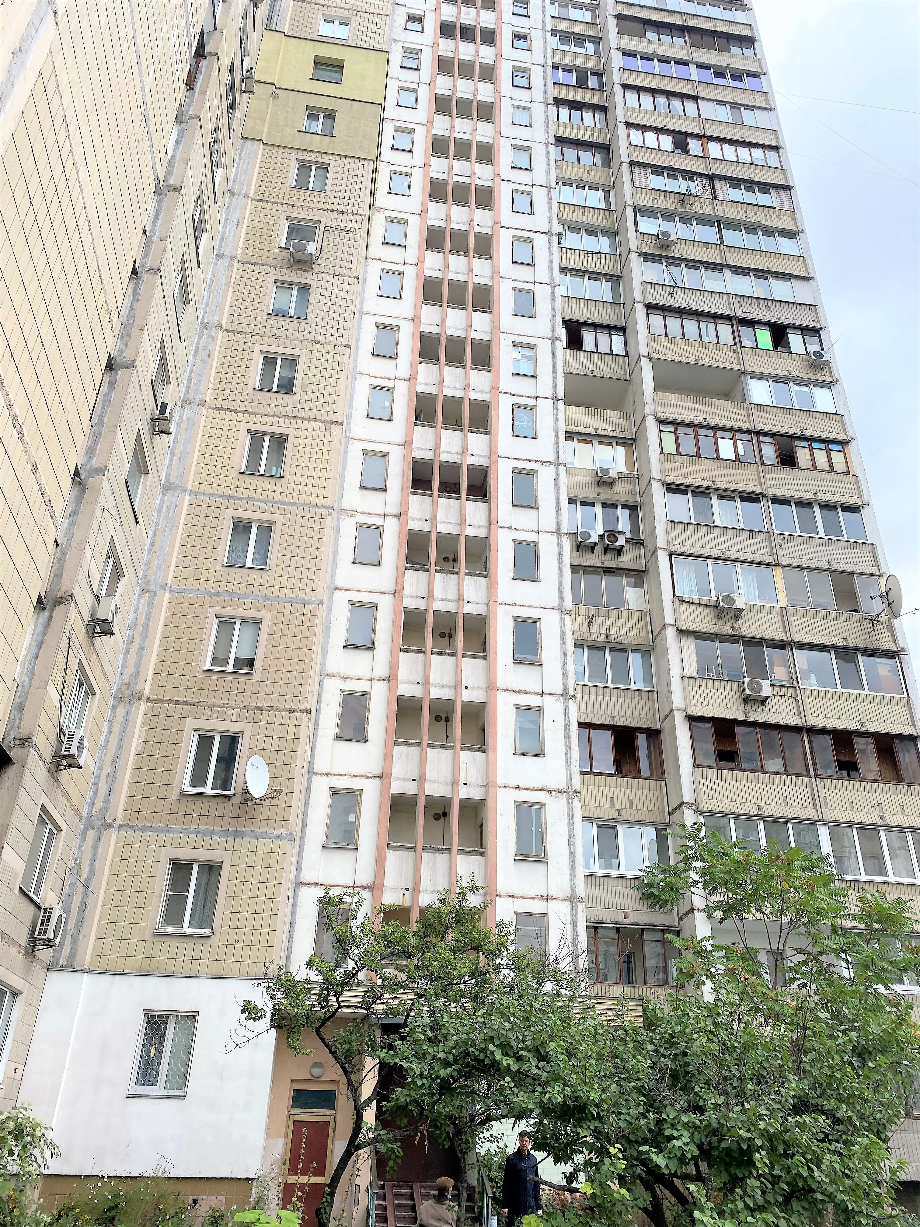 Фото Rent a 1-room apartment, Larysy Rudenko Street 3б Kyiv for long-term rent, price: 10000 UAH, code 9224