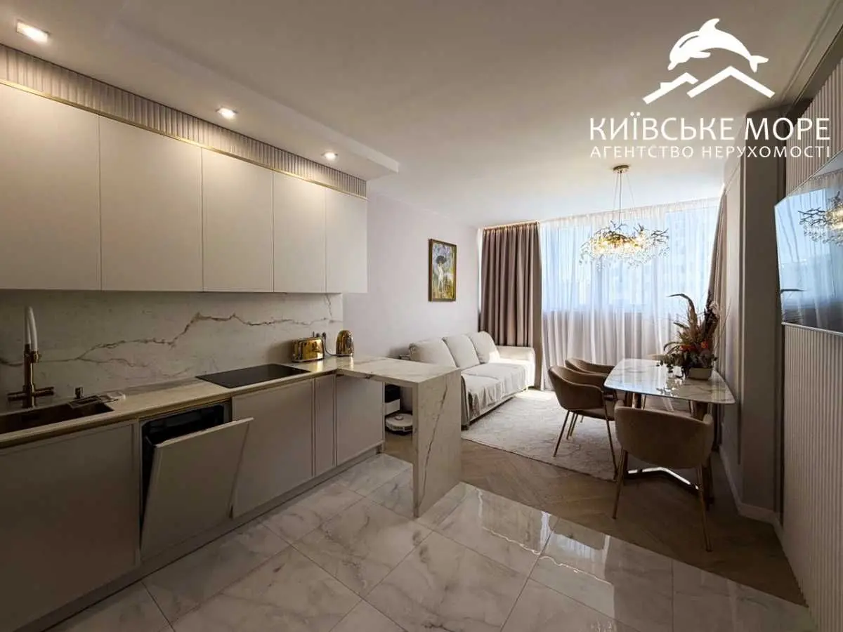 Фото Selling a 2-room apartment, 67 sq.m., Voskresenska Street  Kyiv, price: 133000 USD, code 9227