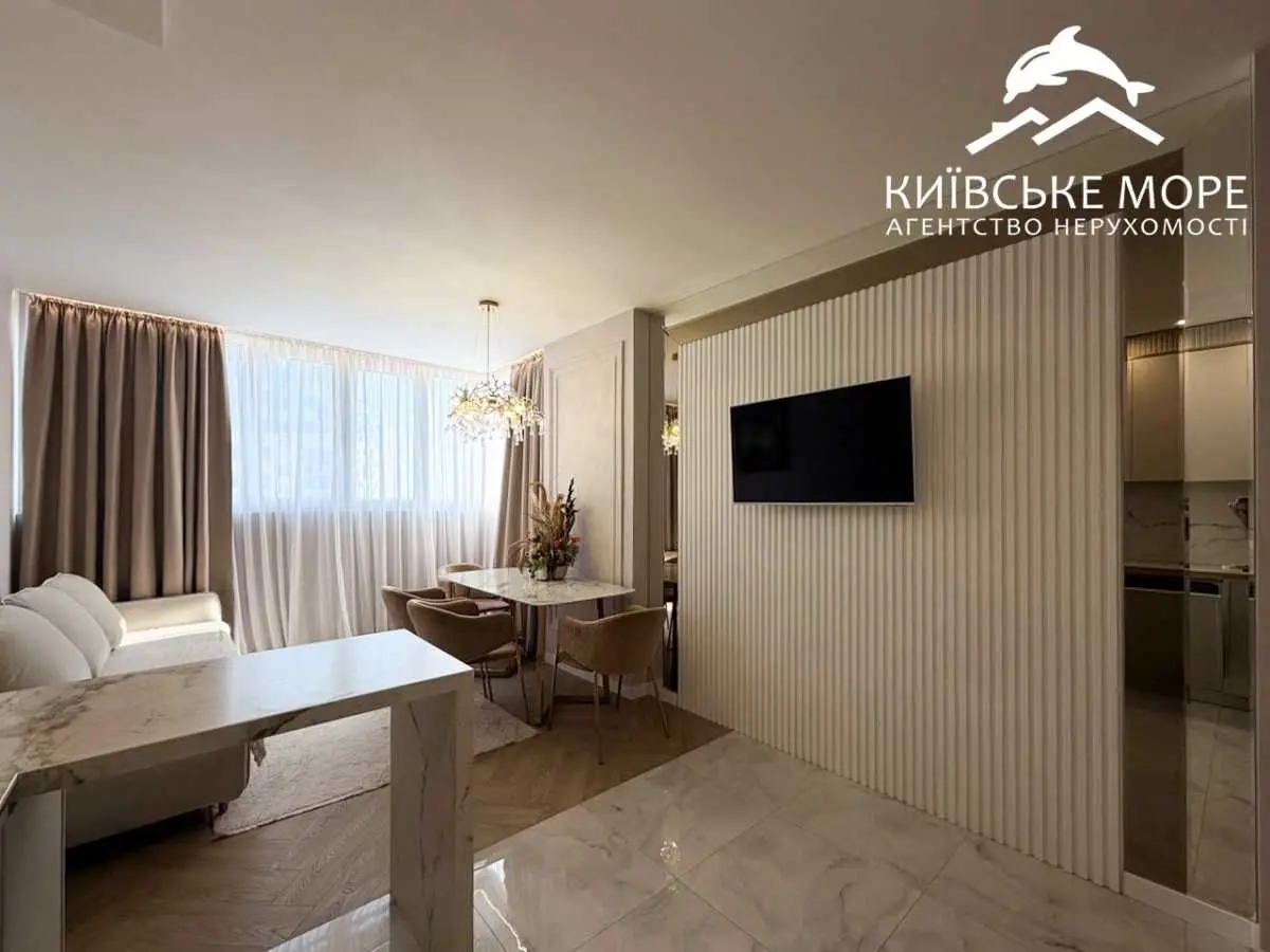 Фото Selling a 2-room apartment, 67 sq.m., Voskresenska Street  Kyiv, price: 133000 USD, code 9227