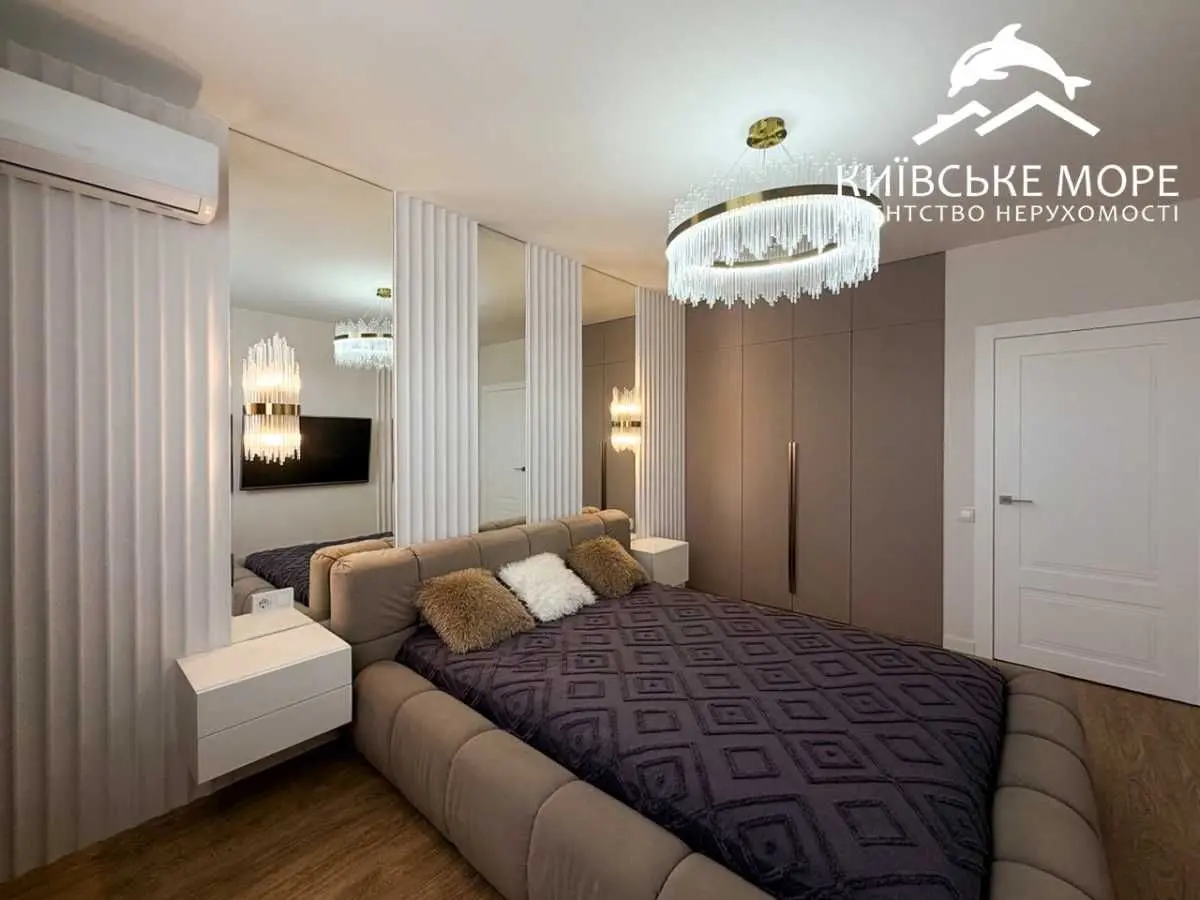 Фото Selling a 2-room apartment, 67 sq.m., Voskresenska Street  Kyiv, price: 133000 USD, code 9227