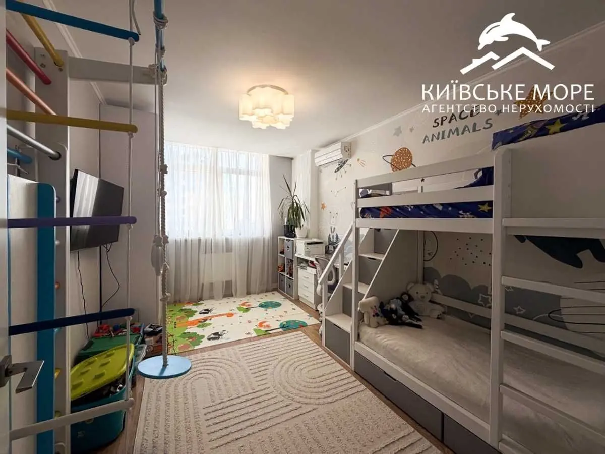 Фото Selling a 2-room apartment, 67 sq.m., Voskresenska Street  Kyiv, price: 133000 USD, code 9227