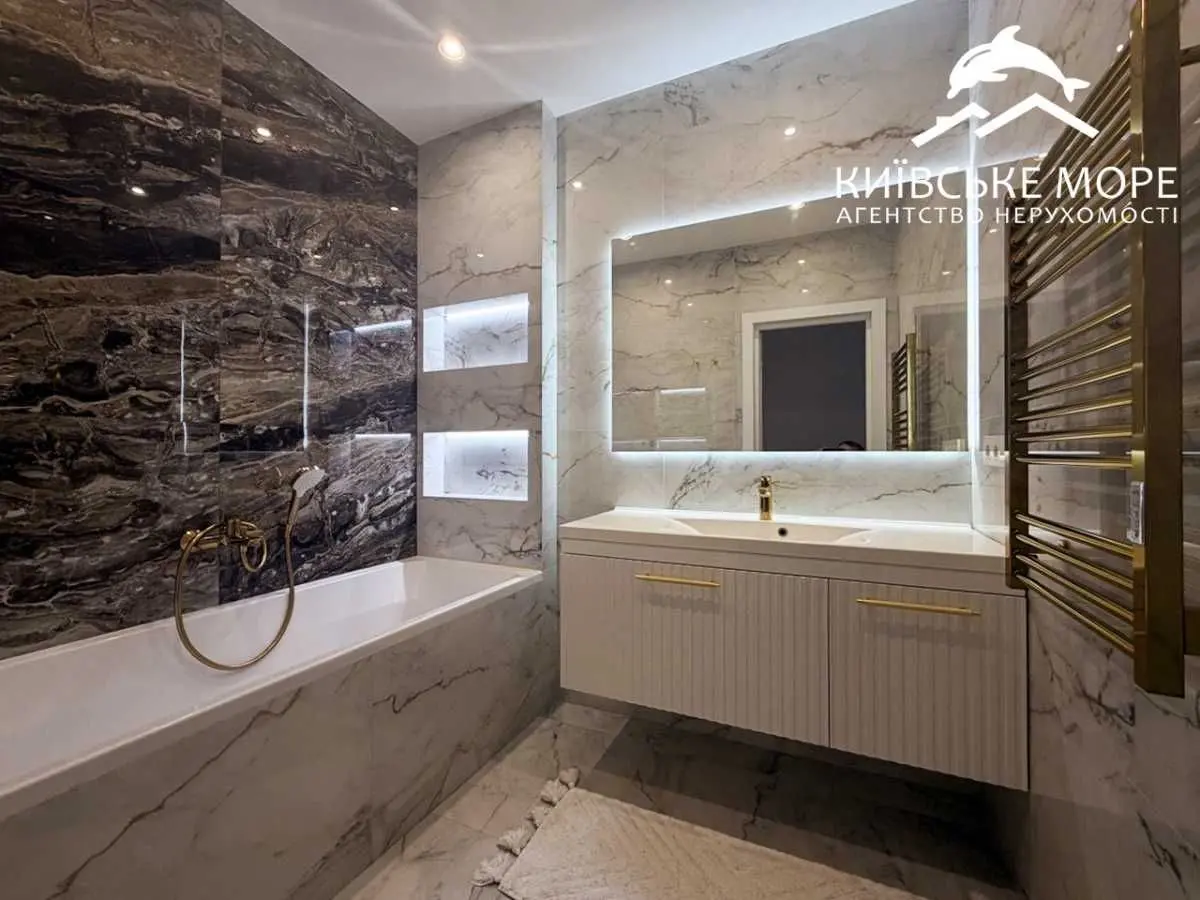 Фото Selling a 2-room apartment, 67 sq.m., Voskresenska Street  Kyiv, price: 133000 USD, code 9227