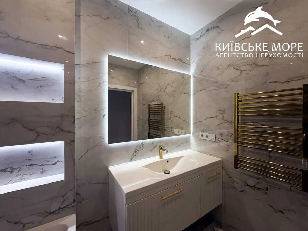 Фото Selling a 2-room apartment, 67 sq.m., Voskresenska Street  Kyiv, price: 133000 USD, code 9227