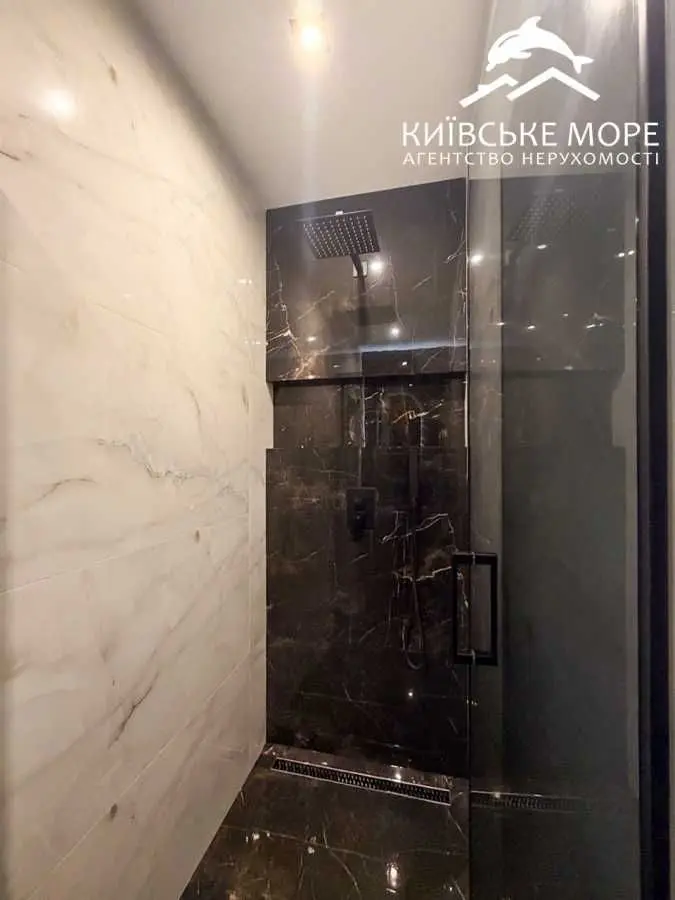 Фото Selling a 2-room apartment, 67 sq.m., Voskresenska Street  Kyiv, price: 133000 USD, code 9227