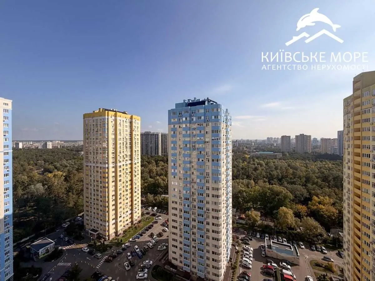 Фото Selling a 2-room apartment, 67 sq.m., Voskresenska Street  Kyiv, price: 133000 USD, code 9227