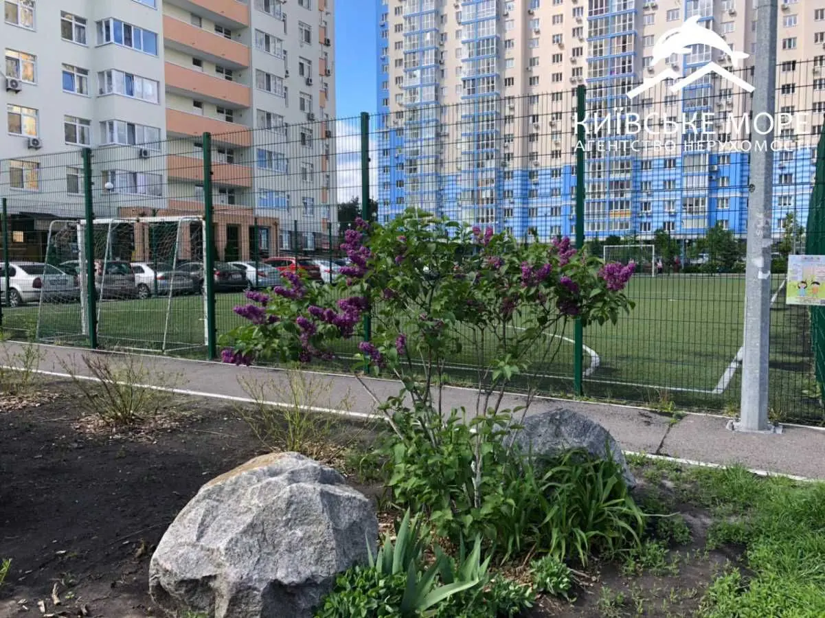 Фото Selling a 2-room apartment, 67 sq.m., Voskresenska Street  Kyiv, price: 133000 USD, code 9227
