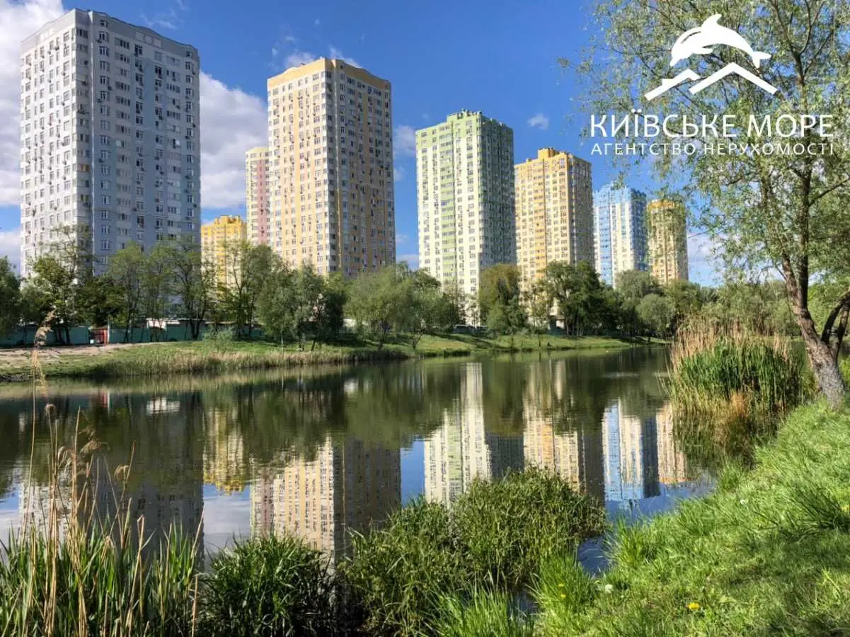Фото Selling a 2-room apartment, 67 sq.m., Voskresenska Street  Kyiv, price: 133000 USD, code 9227