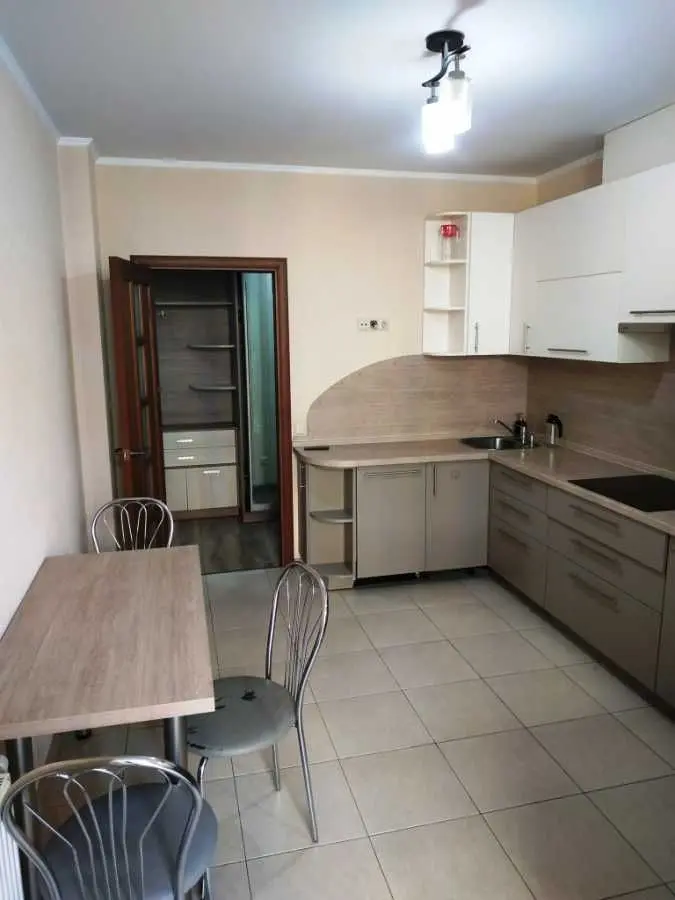 Фото Зняти 3 кімнатну квартиру, Регенераторна вул.  Київ в довгострокову оренду, ціна: 32000 UAH, код 9230