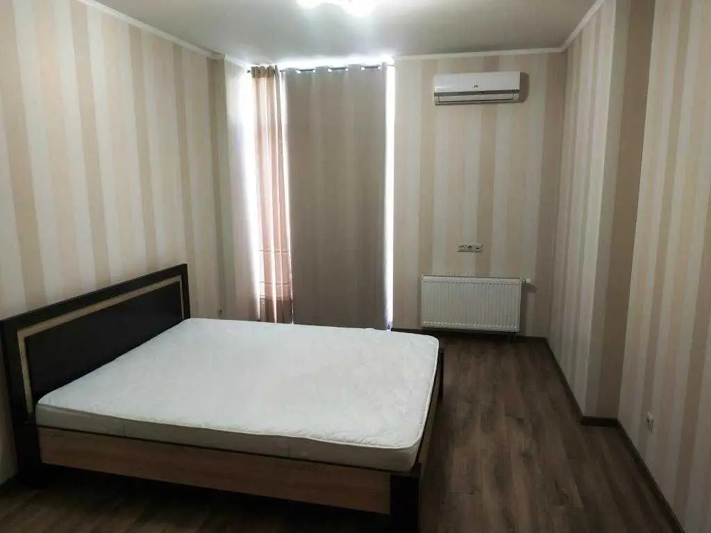 Фото Зняти 3 кімнатну квартиру, Регенераторна вул.  Київ в довгострокову оренду, ціна: 32000 UAH, код 9230