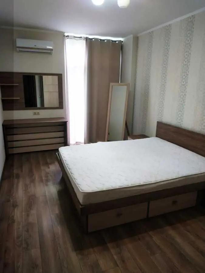Фото Зняти 3 кімнатну квартиру, Регенераторна вул.  Київ в довгострокову оренду, ціна: 32000 UAH, код 9230