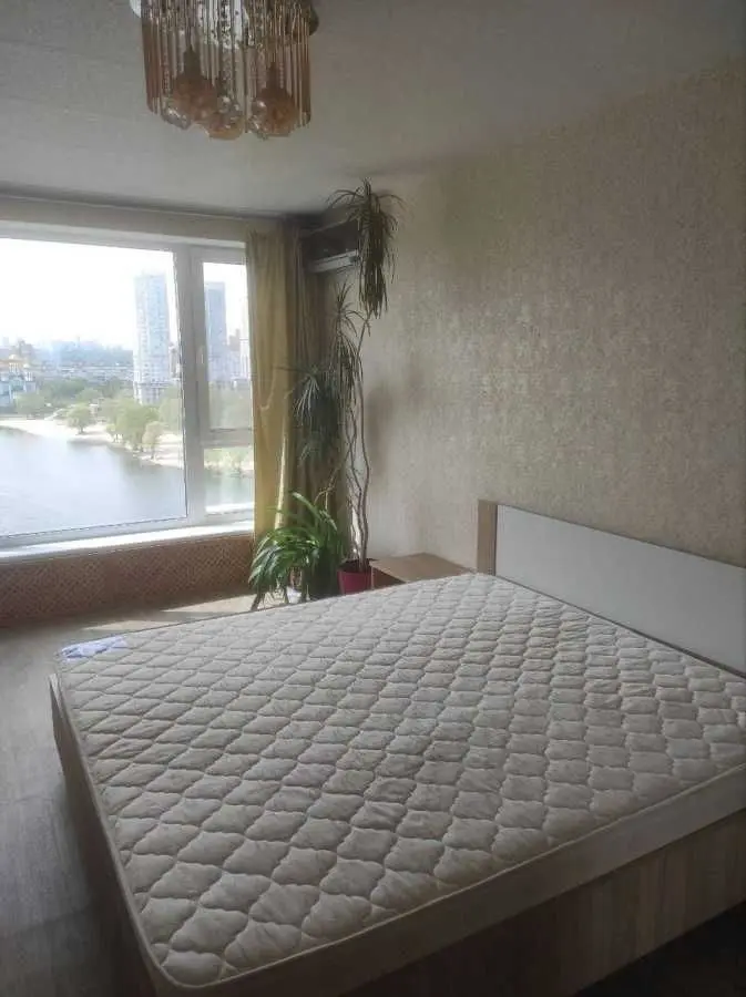 Фото Зняти 1 кімнатну квартиру, Березняківська вул. 30 Київ в довгострокову оренду, ціна: 13000 UAH, код 9233