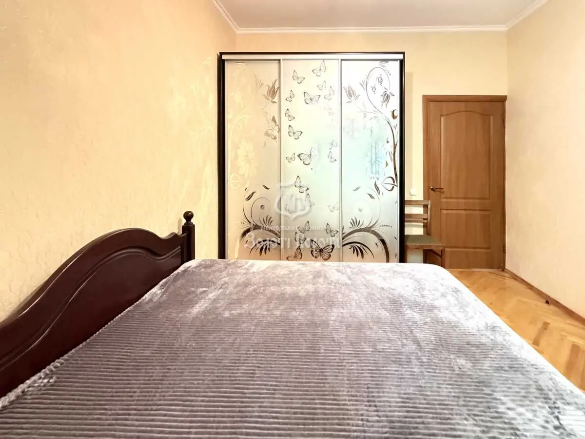 Фото Selling a 2-room apartment, 59.8 sq.m., Instytutska Street 22/7 Kyiv, price: 168000 USD, code 9234