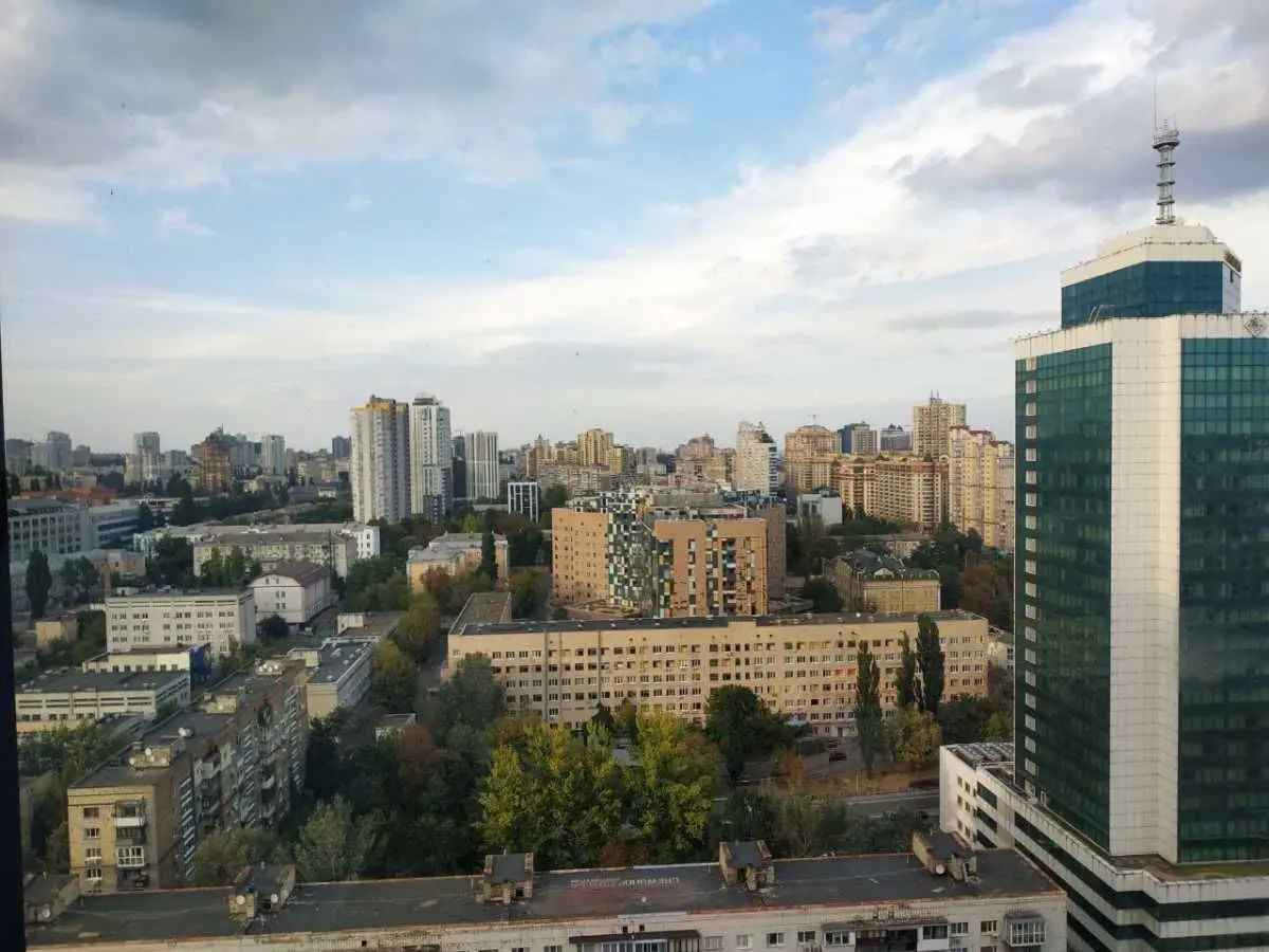 Фото Зняти 3 кімнатну квартиру, Берестейський просп. (Перемоги) 11 Київ в довгострокову оренду, ціна: 1000 USD, код 9247
